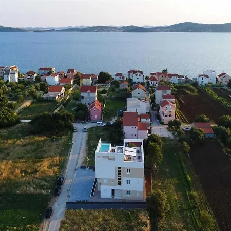 Daire La Perla With Pool Bibinje