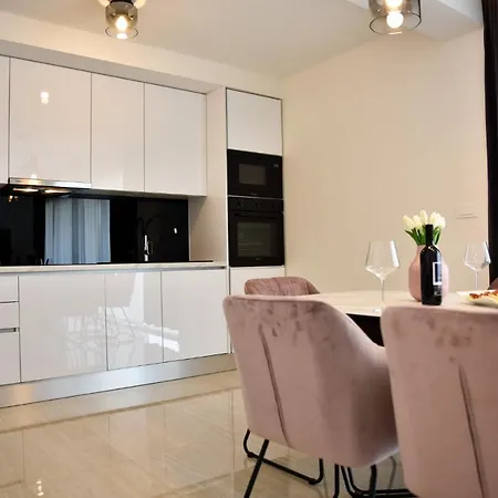 Daire La Perla With Pool Bibinje