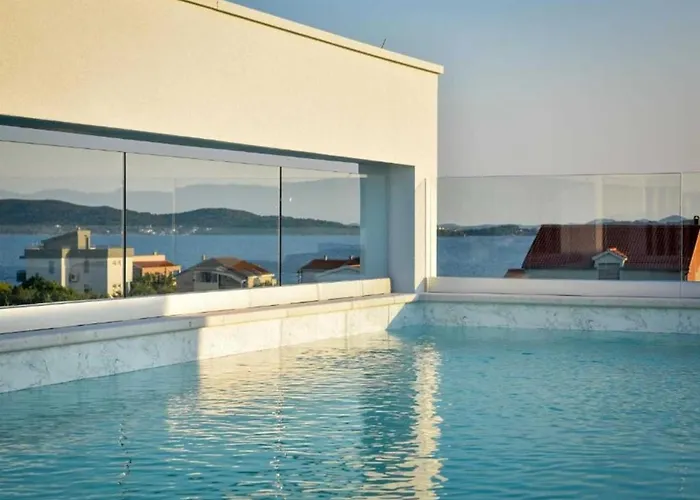 La Perla With Pool *