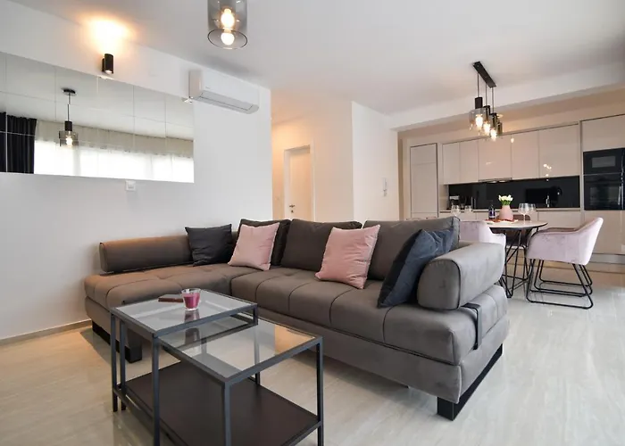 La Perla With Pool Bibinje