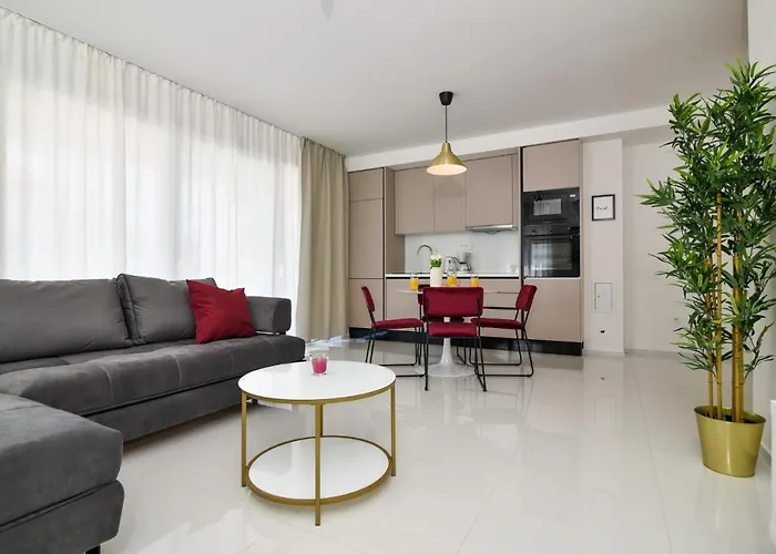 Apartman La Perla With Pool Bibinje