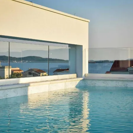 La Perla With Pool *