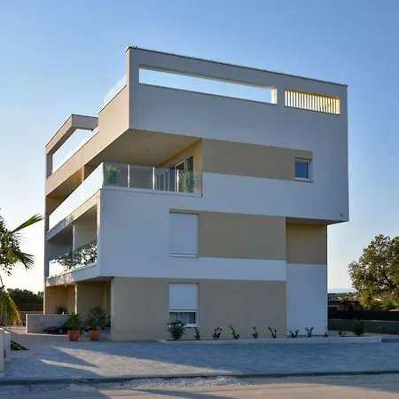 Apartmán La Perla With Pool Bibinje