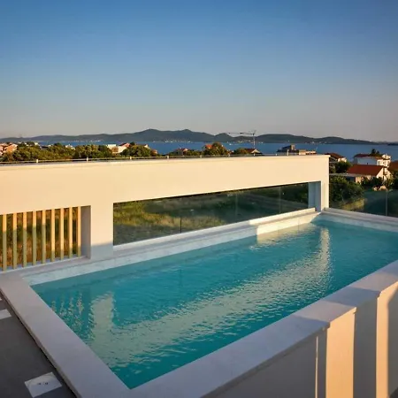La Perla With Pool Apartmán *
