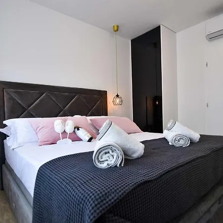 La Perla With Pool Apartment Bibinje