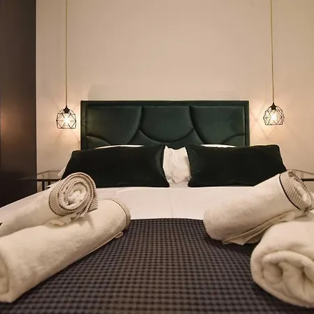 La Perla With Pool Apartment