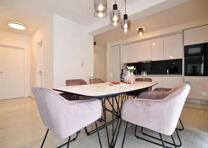 La Perla With Pool Apartamento