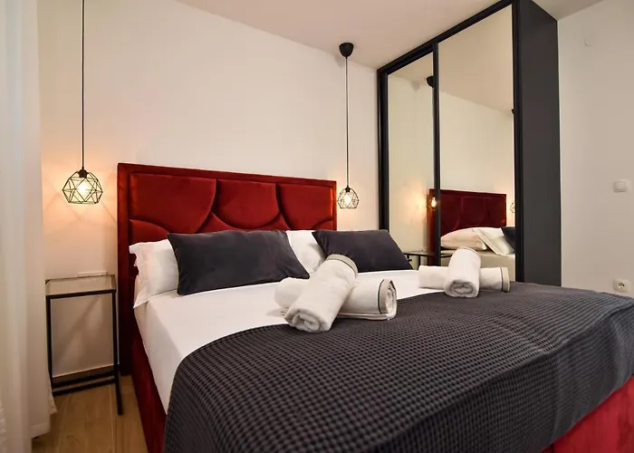 Apartman La Perla With Pool *