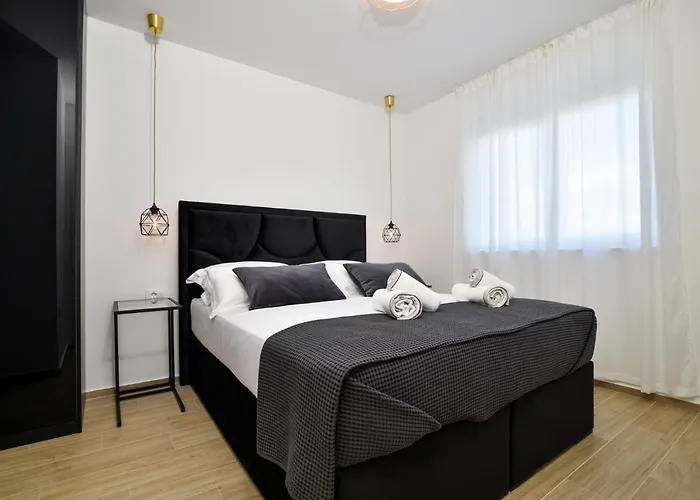 La Perla With Pool * Bibinje