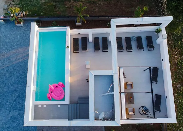 Apartamento La Perla With Pool *