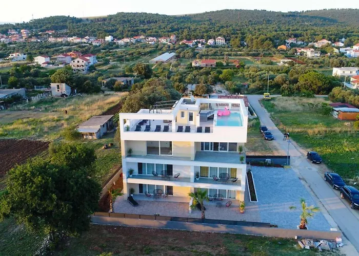 Apartamento La Perla With Pool *