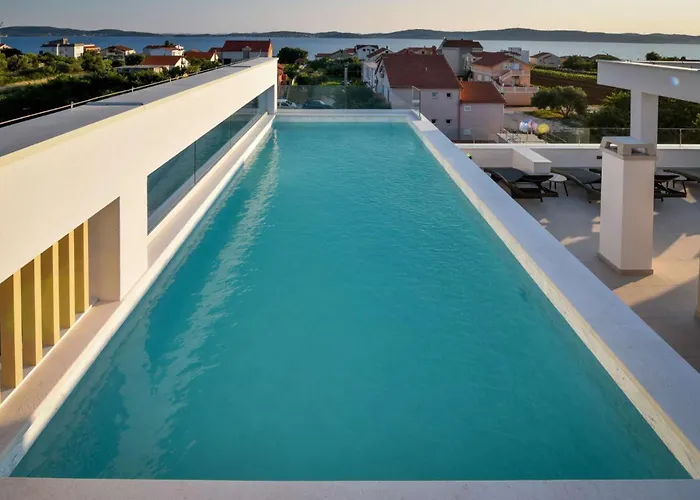 La Perla With Pool *